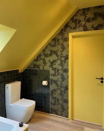 Les Herbes Flottantes 3*